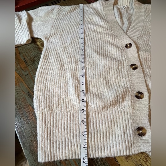 Knitted Off-White Sweater - Picture 3 of 8